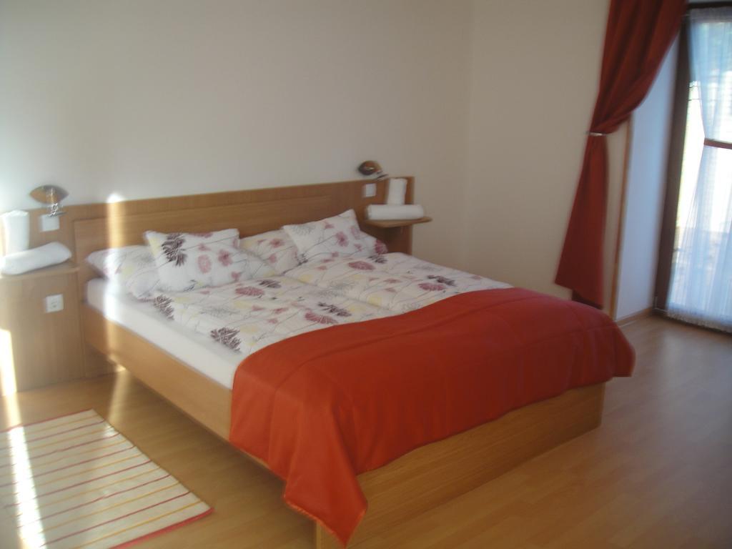 Hotel Paks Panzio Esterno foto
