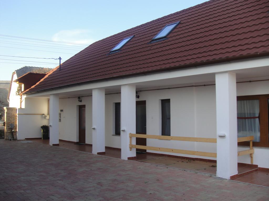 Hotel Paks Panzio Esterno foto